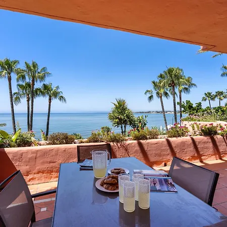 Apartment Golden Shore Seafront