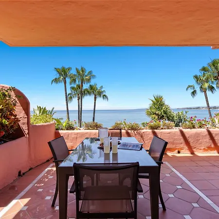 Apartment Golden Shore Seafront
